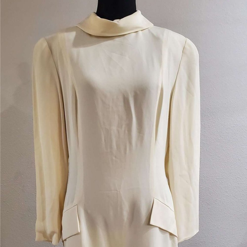 WHITE LONG SLEEVE DRESS
